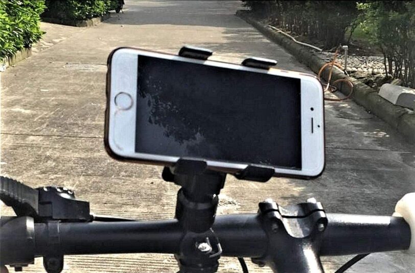Porta Cellulare Universale per Bicicletta e Moto - Supporto Smartphone a Pinza - immagine 3
