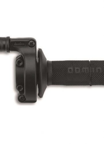 domino comando gas off road crossenduro mod. endross - con manopola nera logo "domino", movimento orizzontale e ghiera doppia corsamateriale: alluminio nero. mono cavo rapidit (cross): 1,9 mm corsa max (cross): 52 mm rapidit (enduro): 2,2 mm corsa max (enduro): 45 mm